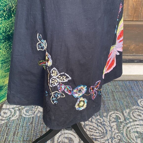 Black circle skirt with sequin embellishments size 12 - Picture 10 of 10